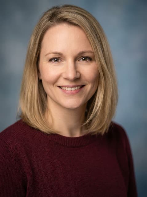 Burgundy sweater - Soft gradient blue