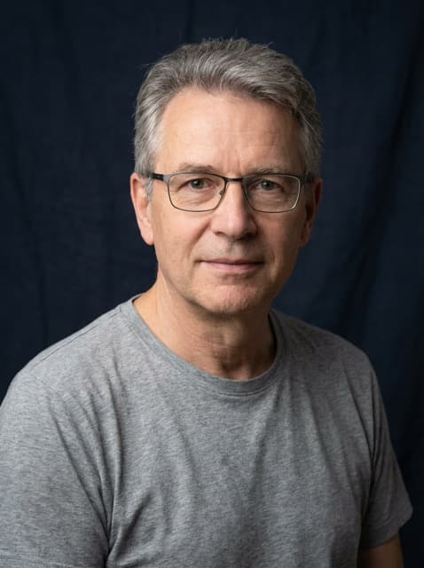 Grey T-shirt - Textured navy