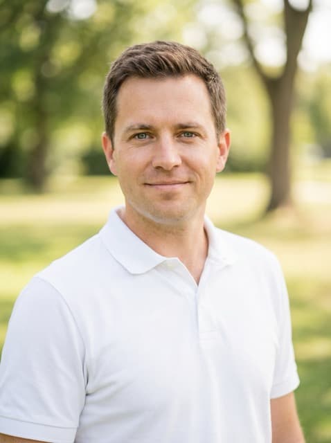 White polo shirt - Gentle park with blur